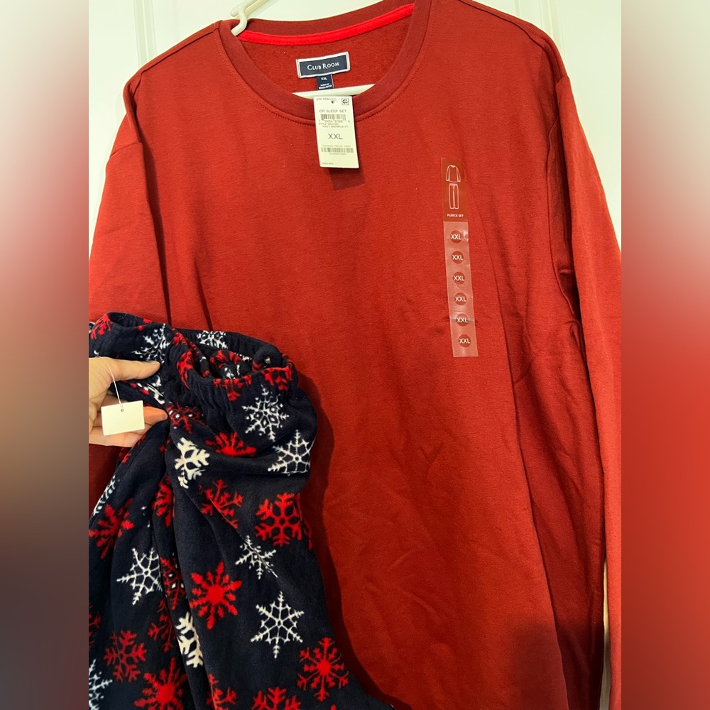 Club room Men’s long sleeve shirt and fleece pants pj set